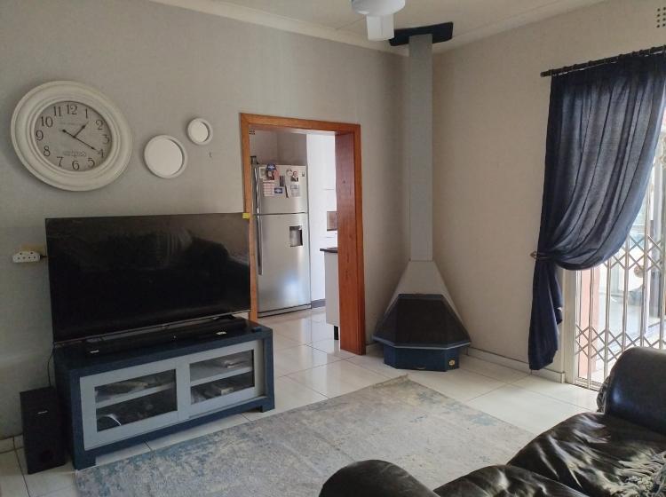 3 Bedroom Property for Sale in Chrismar Western Cape